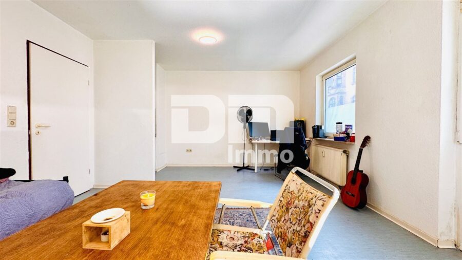 Kompaktes Apartment in gepflegter uninaher zentraler Wohnanlage mit Fahrstuhl und Kellerraum - Wohn / Schlafzimmer / Offene Pantry Küche